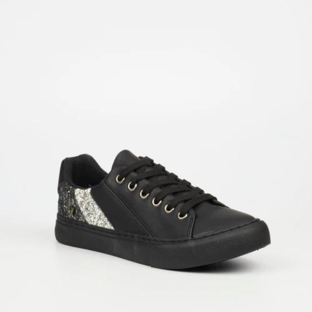 Shore 5 - Black Sneaker