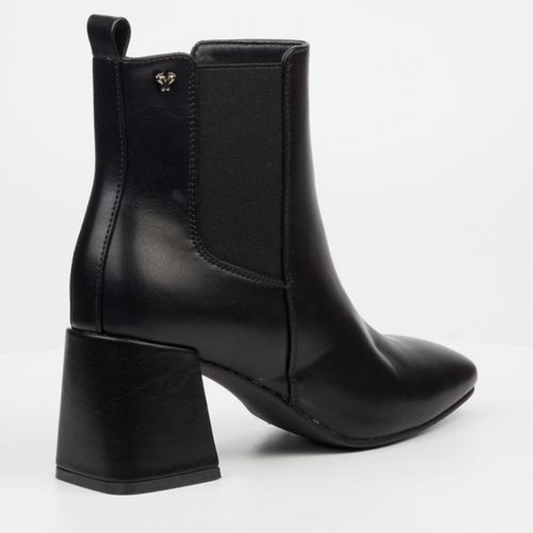 Stylish black ankle boots with pull-tab detail from Butterfly Feet