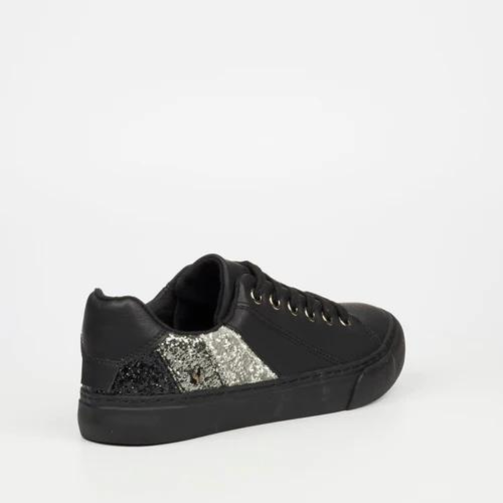 Shore 5 - Black Sneaker