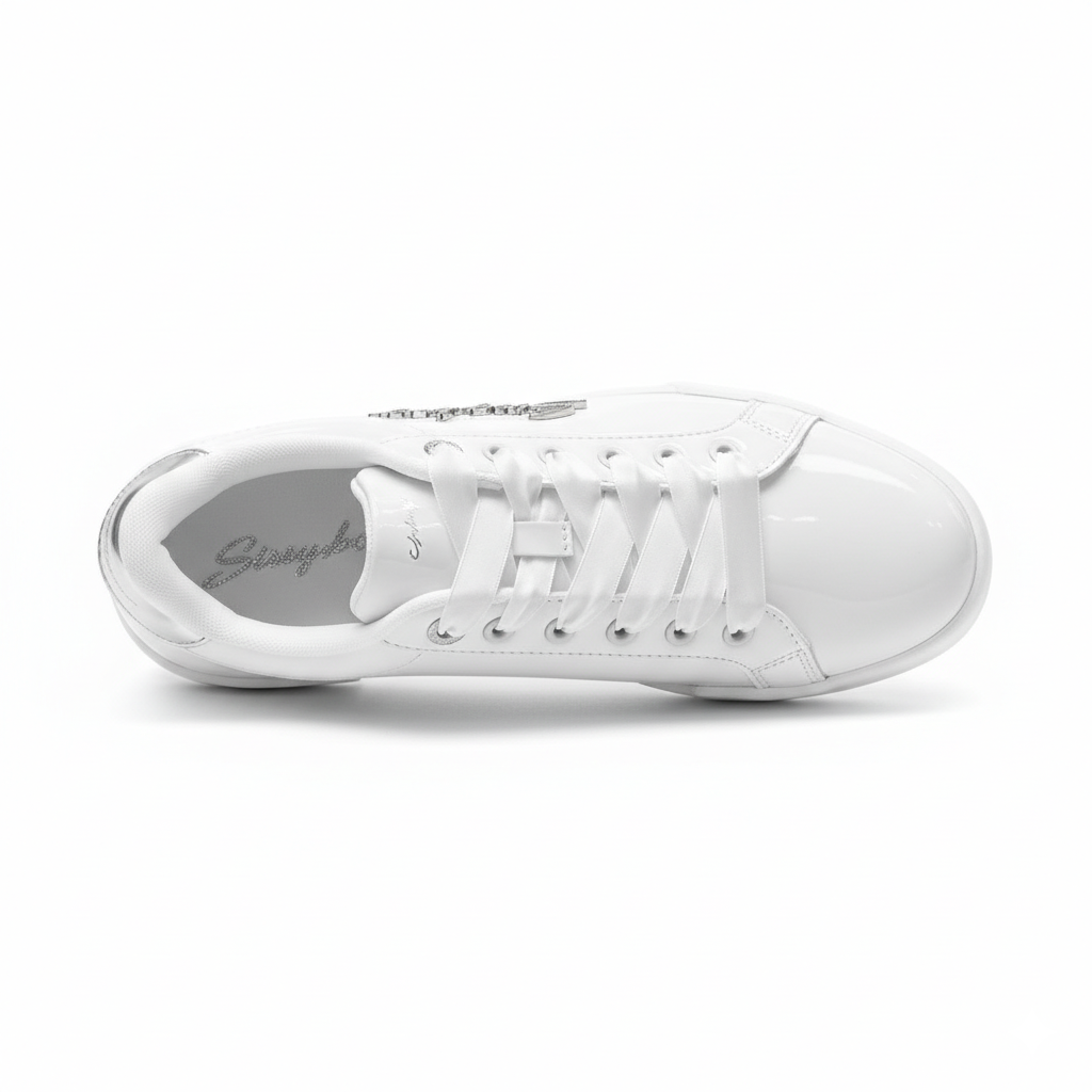 Women’s Sissy Boy Marty glossy white sneaker with cushioned insole and round toe