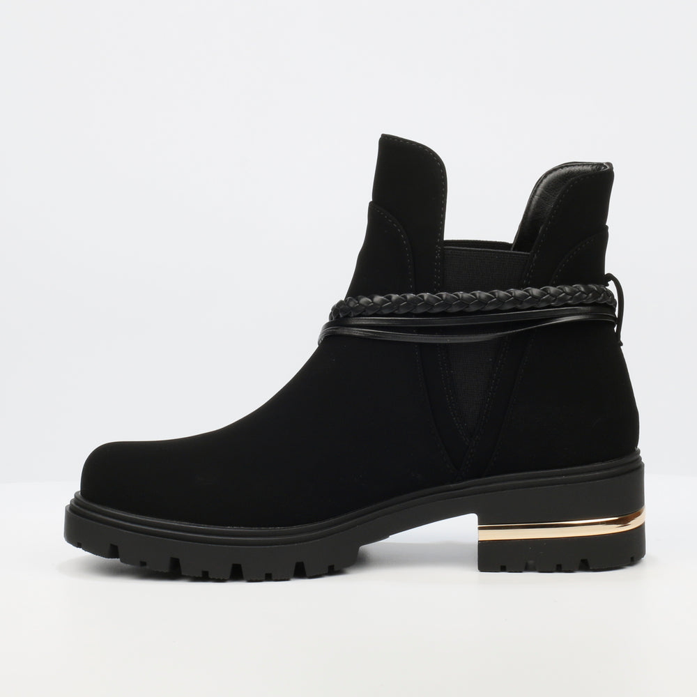 Vadar 3 Miss Black Ankle Boot – Stylish & Comfortable Footwear – Perfect for adding a rebellious chic touch to any outfit with metallic and chain details.