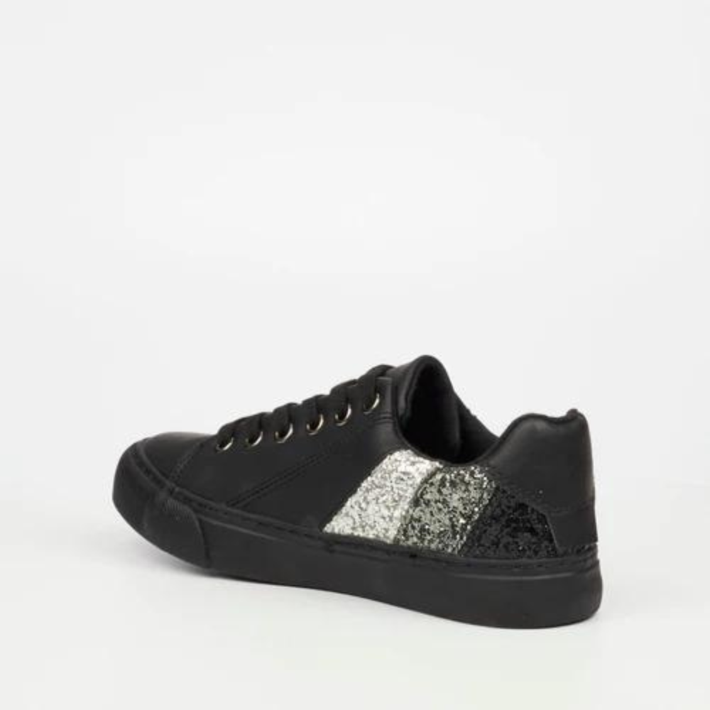 Shore 5 - Black Sneaker