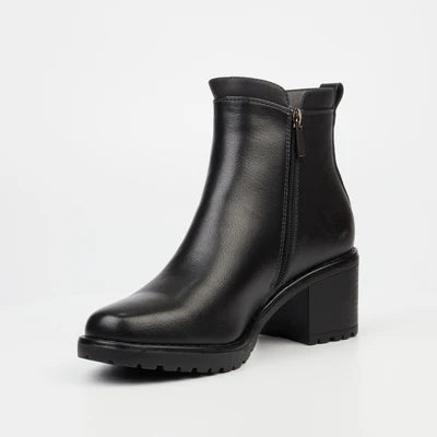 Women’s faux leather ankle boot with 6 cm heel