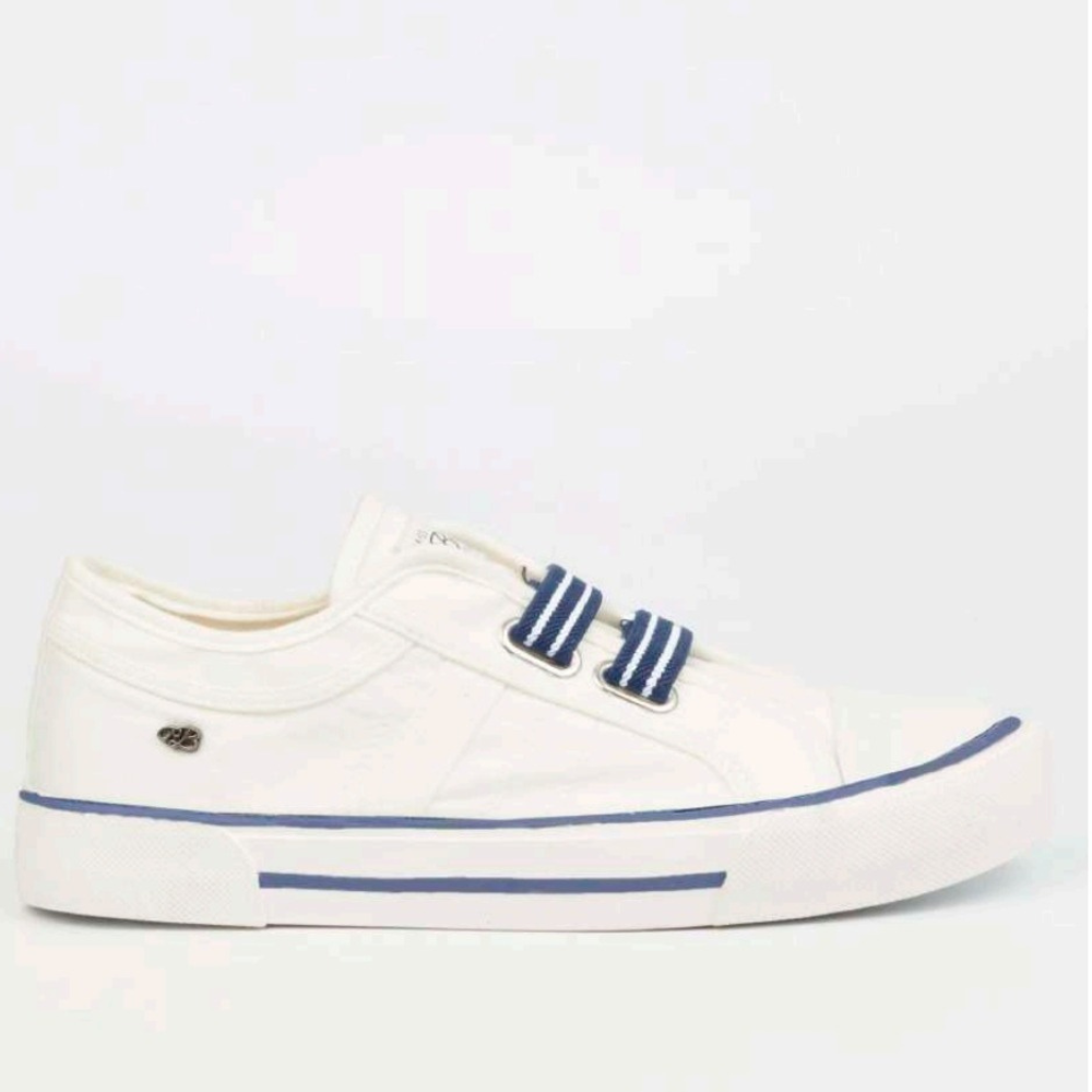 True 3 - White Sneaker