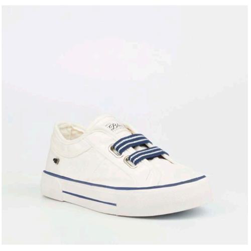 True 3 - White Sneaker