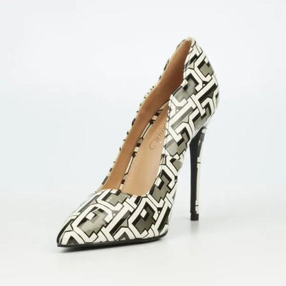 Lou 5 - High Heel Court