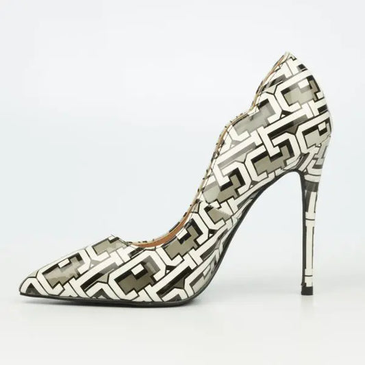 Lou 5 - High Heel Court