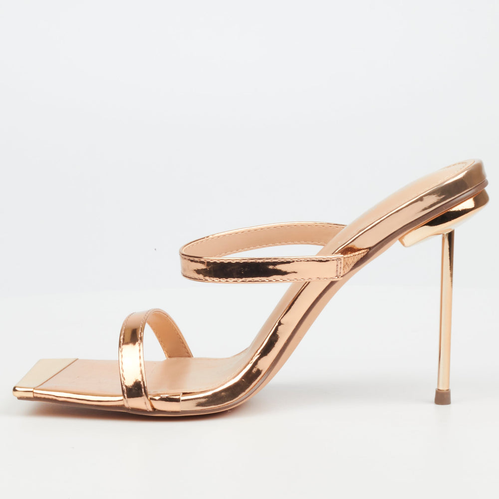 Swing 1 - Miss Black Heel